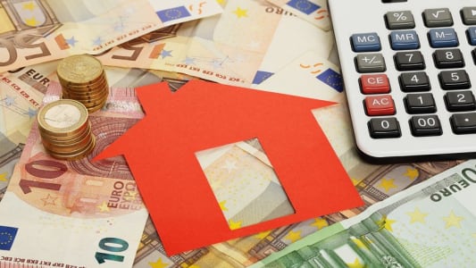 Une calculatrice et une maison