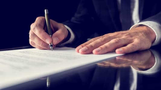 Signature d'un contrat