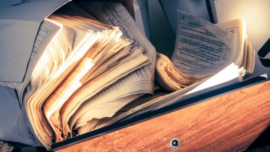 Vieux dossiers poussireux