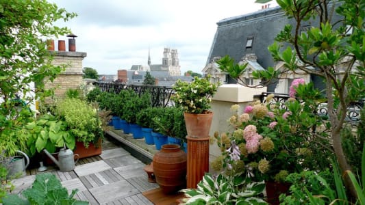 Une terrasse d'immeuble
