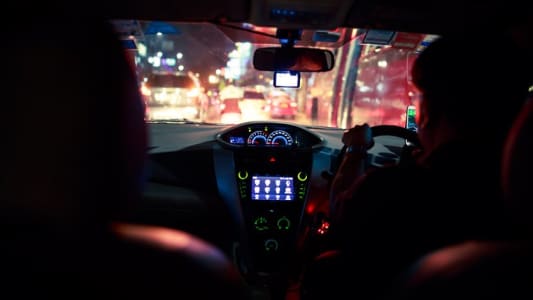 Trajet nocturne en voiture
