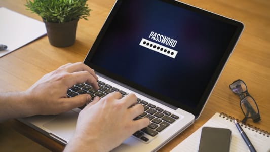 Entre d'un mot de passe sur un ordinateur