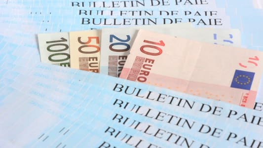 Des bulletins de paie