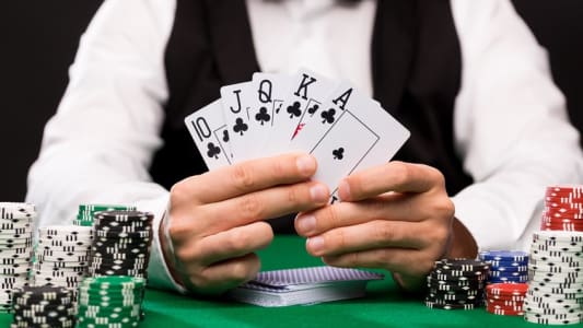 Un joueur de poker
