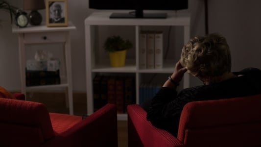 Femme seule à son domicile