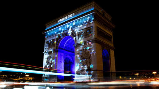 Arc de Triomphe clair par les jeux olympiques Paris 2024