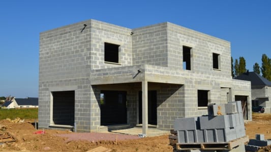 Une maison contemporaine en construction