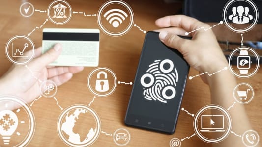Smartphone avec biométrie et carte bancaire