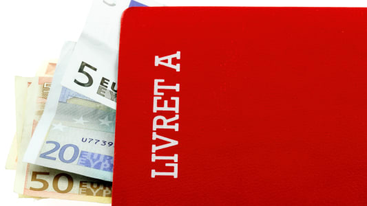 Livret A garni de billets en euros