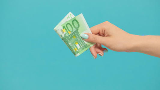 Prime de 100 euros