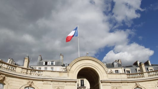 Drapeau franais sur le portail du Palais de l'lyse  Paris