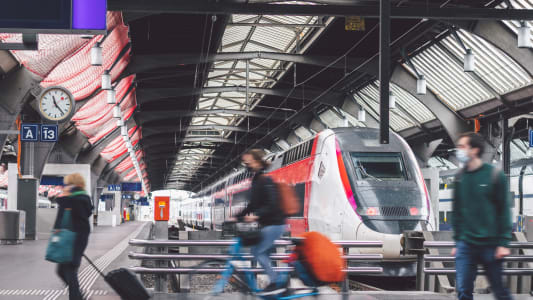 TGV inOui de la SNCF prt  partir