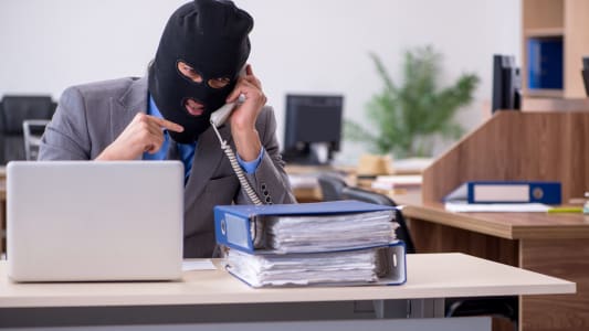 Faux inspecteur des impts