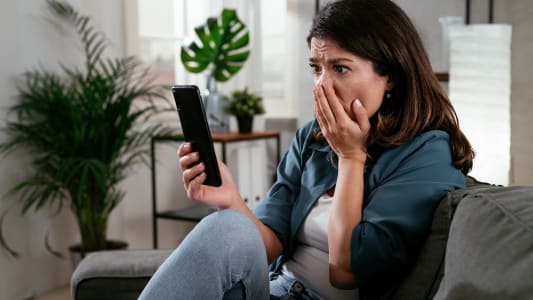 Surprise colre tlphone