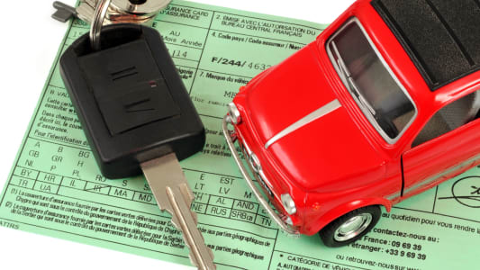 Assurance auto : la vignette verte va disparatre au 1er avril 2024