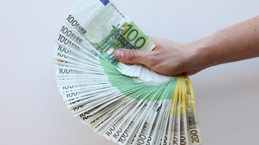 Prime macron placement