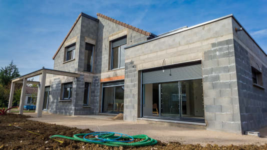 Le march de la construction de maisons est en crise