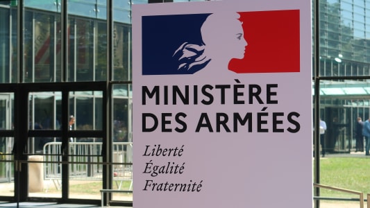 Le ministère des Armées est généreux avec ses fonctionnaires les mieux payés
