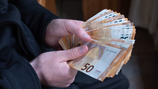 La prime Macron est verse  un salari sur quatre