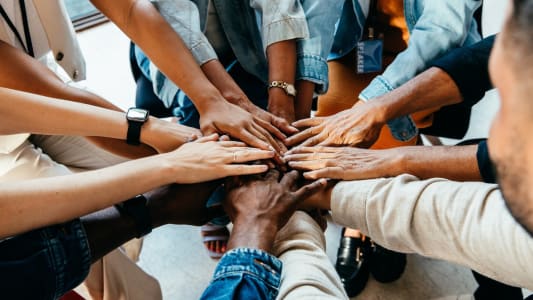 Un groupe de personnes