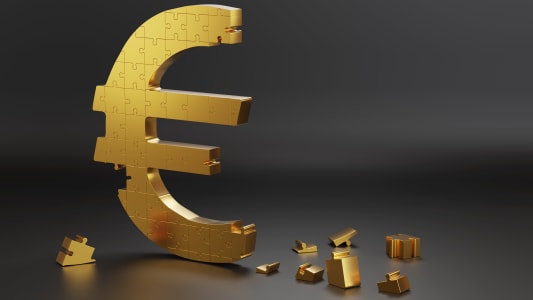 Le symbole euro en forme de puzzle.