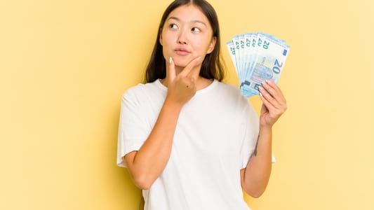 Voici qui est le mieux payé, entre le fonctionnaire et le salarié du secteur privé.