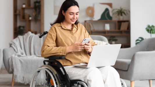 La pension d'invalidit bnficie des 10% d'abattement.