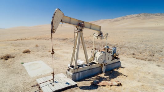 Une ONG appelle les caisses de retraite à arrêter de financer les énergies fossiles.