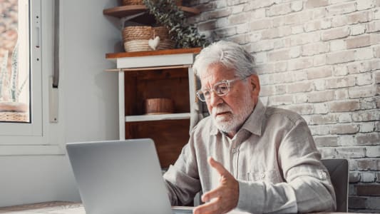 Certains retraités peuvent toucher l'AAH.