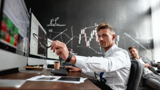 La bourse de Paris devrait ouvrir en hausse.