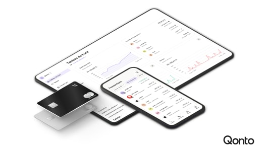 Dispositifs affichant des applications financires et cartes bancaires.