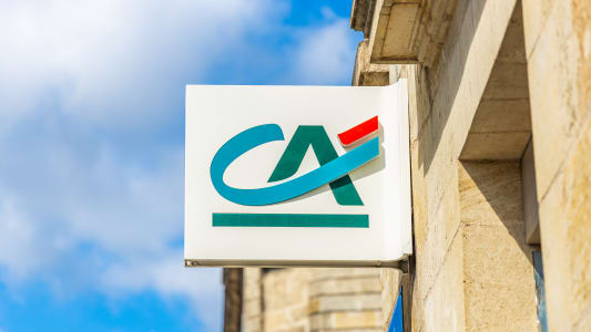 Crdit Agricole signe  l'extrieur d'une agence bancaire
