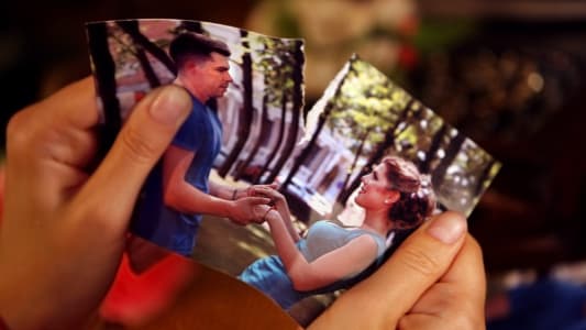 Une photo montrant un couple d�chir�e en deux.