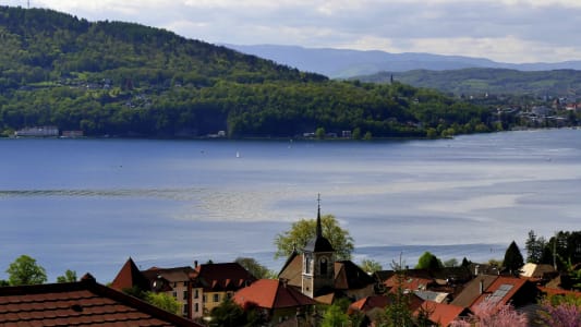 Imp&ocirc;ts : dans ces 15 villes, plus d'un quart des foyers d&eacute;passent les 100 000 euros de revenus annuels