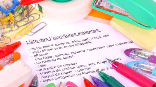 « Un énorme budget » : à La Réunion, la seconde main s'impose face au coût de la rentrée scolaire
