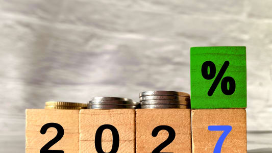 Concept de planification financi&egrave;re et de croissance de l'argent 2027