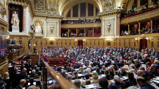 Certains s&eacute;nateurs d&eacute;clarent des dons insolites.