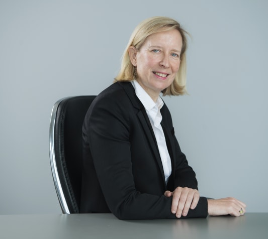 Marie Cécile Plessix, AXA Banque