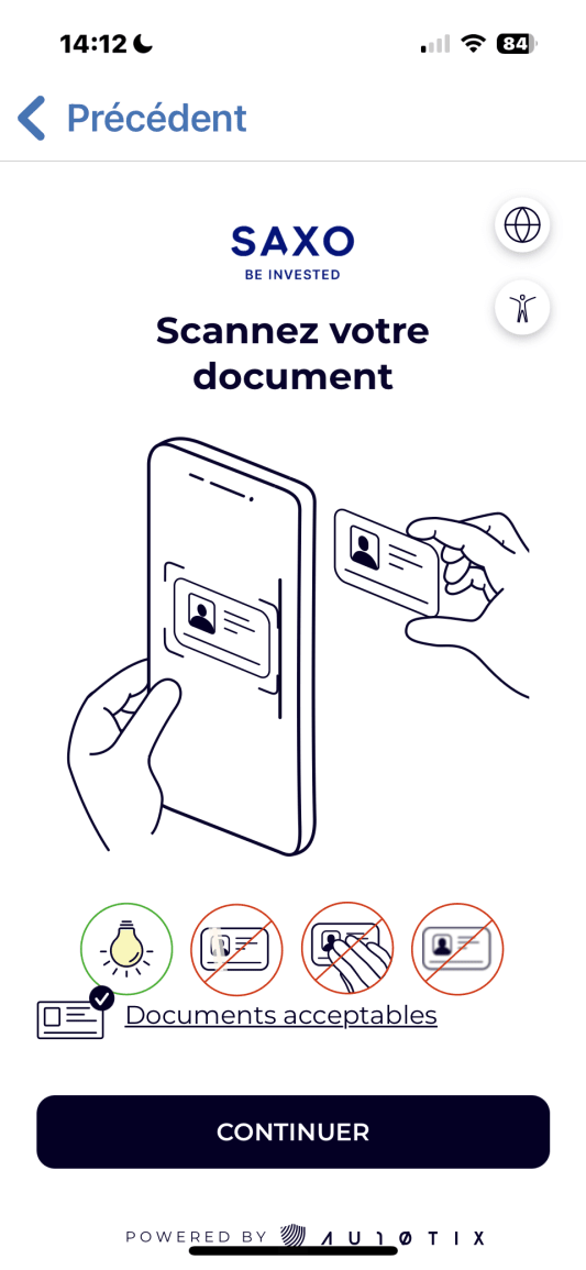 �cran mobile montrant une main scannant un document.