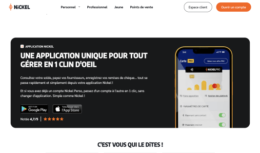 Application bancaire Nickel affichée sur smartphone, disponible sur Google Play et App Store