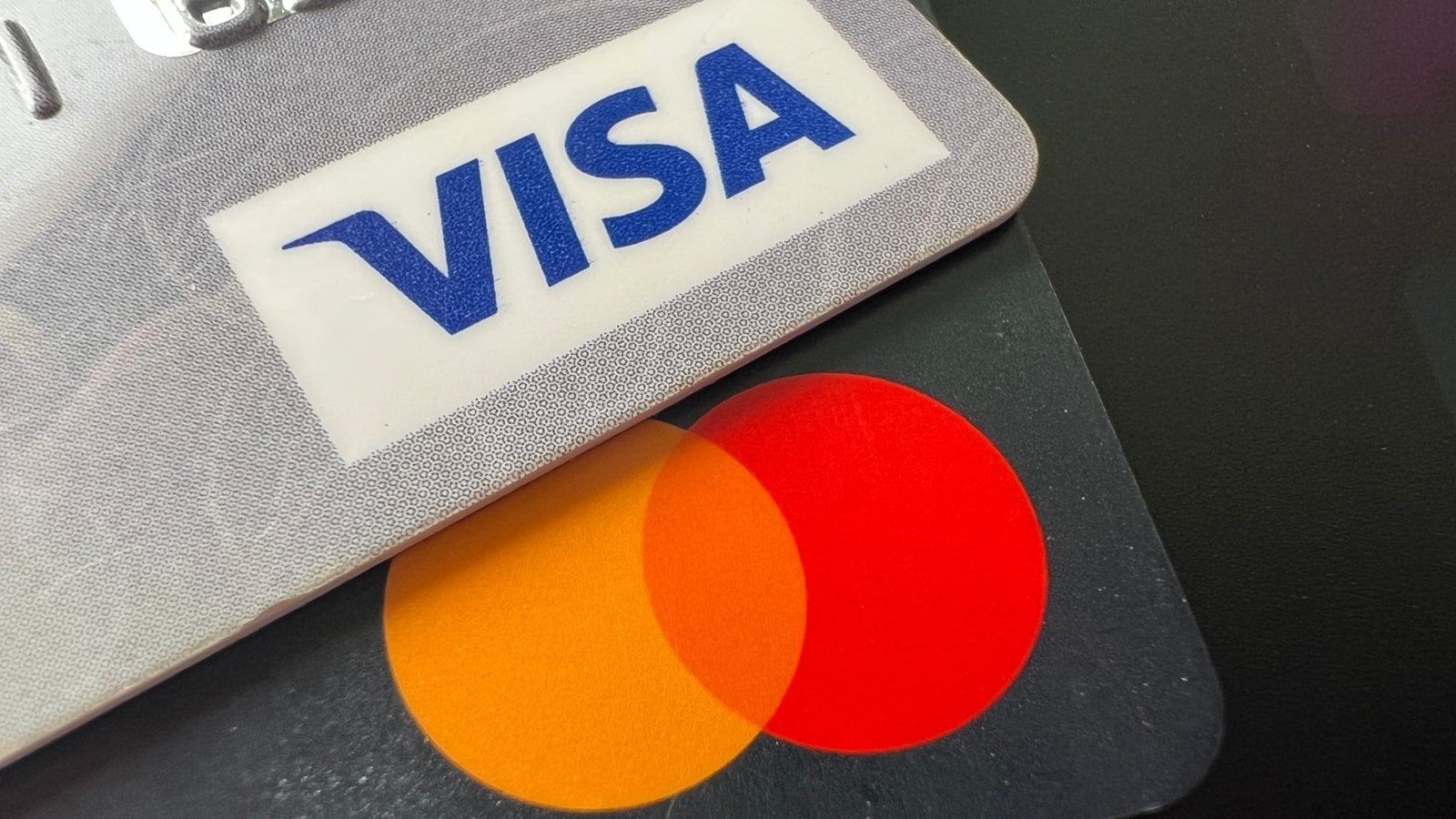 Visa ou Mastercard : quelle carte bancaire a le meilleur réseau ?