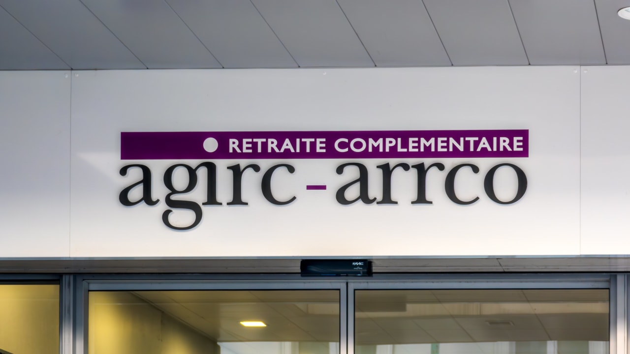 Retraite Agirc-Arrco : les 7 dates où le virement de votre pension sera ...