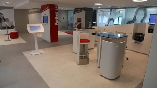 L'agence Caisse d'Epargne "Nouvelle Dfinition" dans le quartier de Monplaisir  Lyon