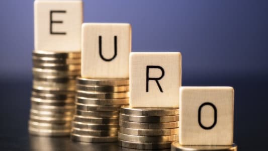 Une baisse de l'euro illustre avec des pices