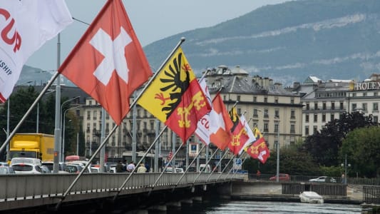 drapeaux suisses