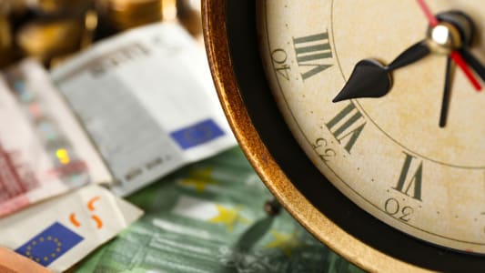 Billets et horloge