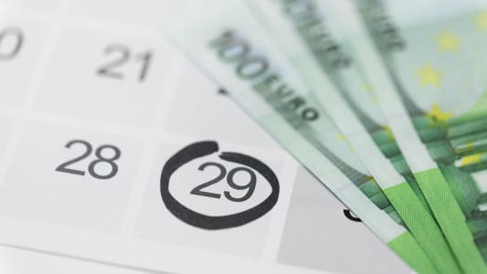 Des billets et un calendrier