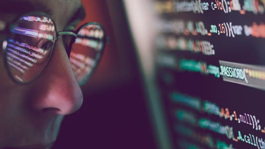 Un cybercriminel drobe des donnes confidentielles