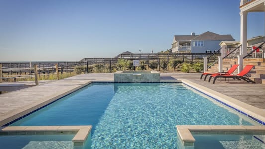 Une maison de vacances avec piscine