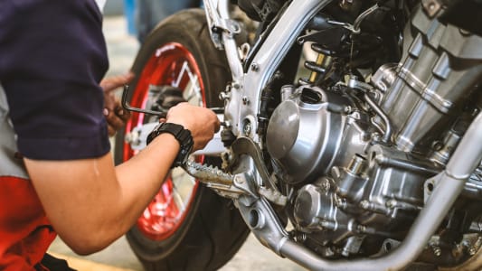 Rparation des motos : des pices issues de l'conomie circulaire pourront tre proposes